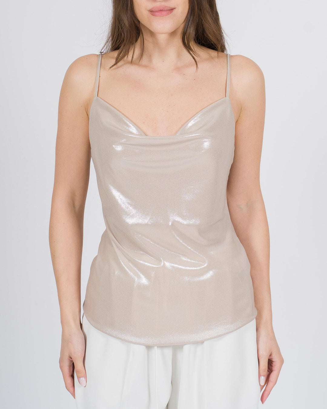 Top a spalline in tessuto spalmato oro 