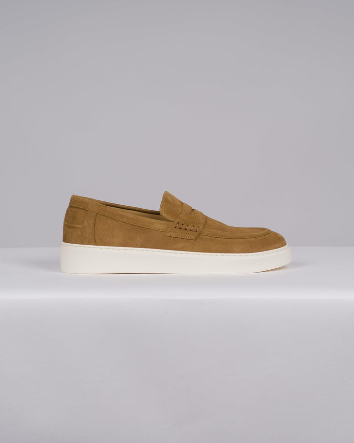 Mocassini Uomo in Suede fango con Para Bianca 