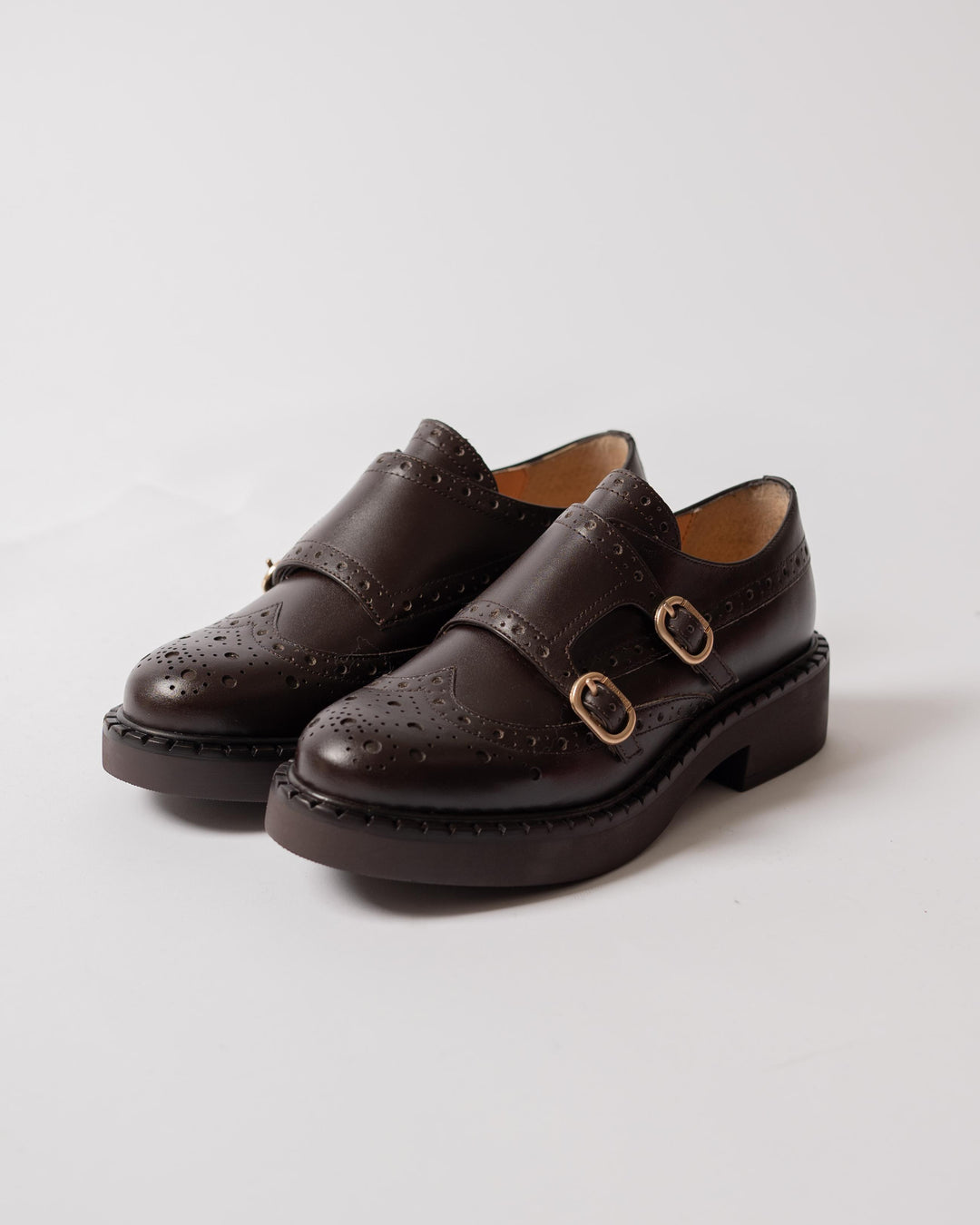 Scarpe in pelle con cinturini marrone 