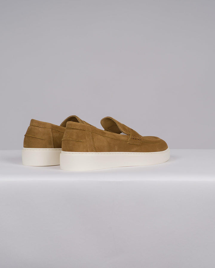 Mocassini Uomo in Suede fango con Para Bianca 