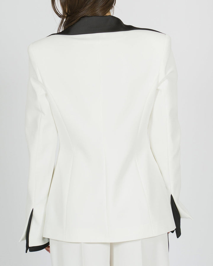 Blazer silence  bianco  con revers a lancia e profili neri 