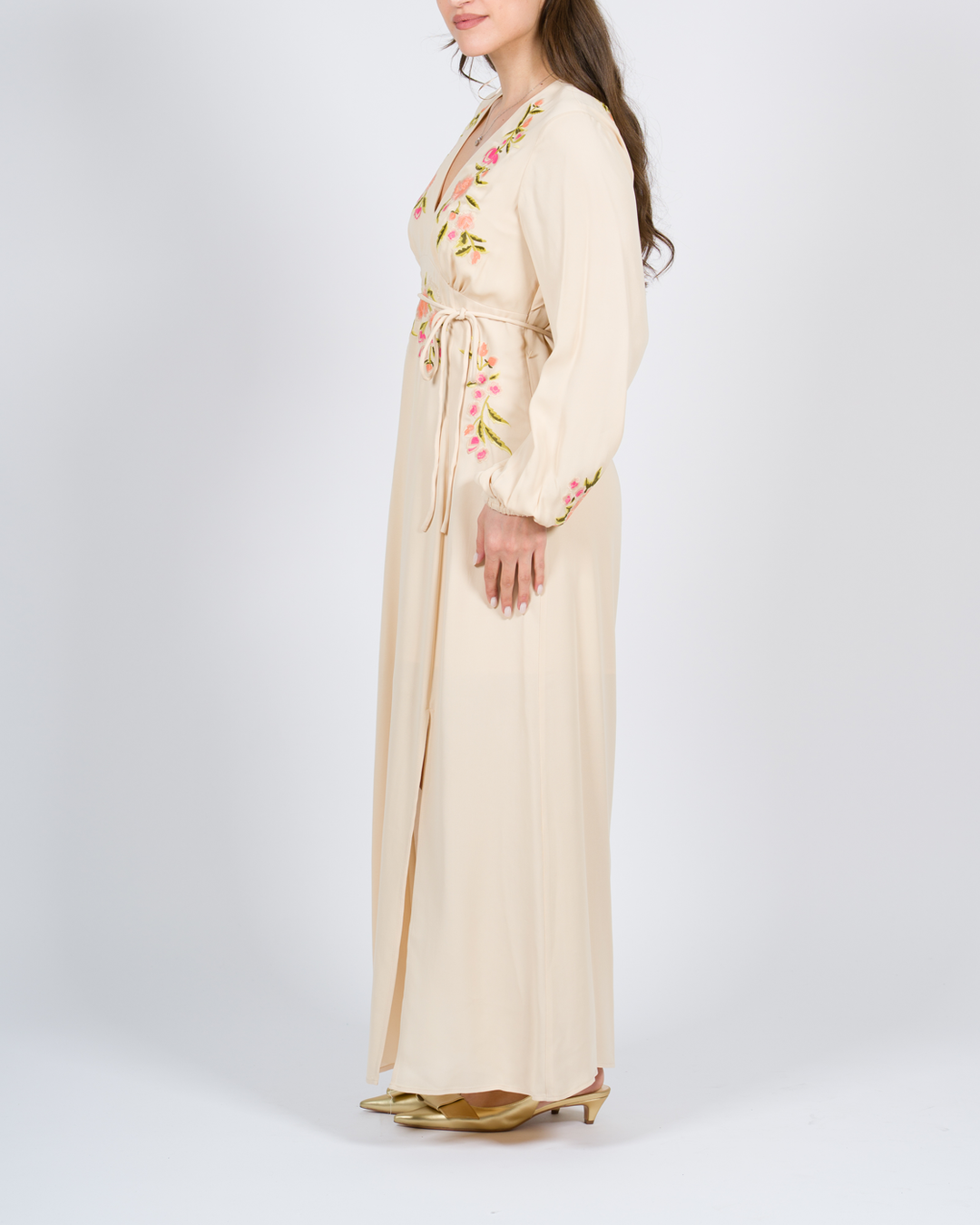 Abito lungo con ricamo floreale beige<BR/> 