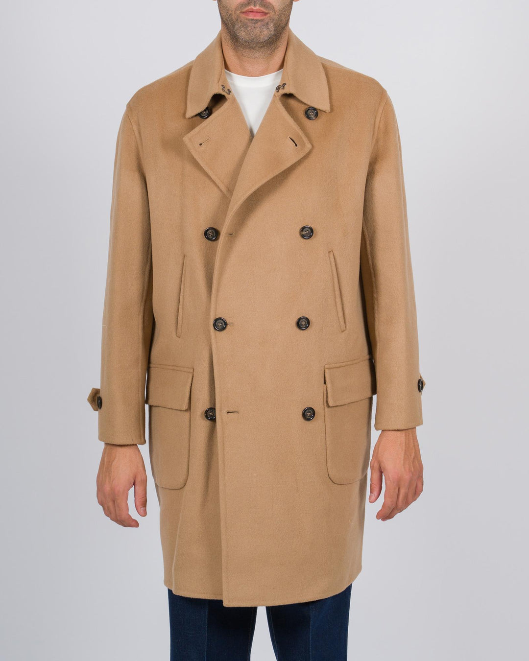 Cappotto doppiopetto in lana color cammello 
