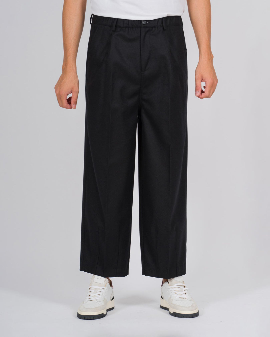 Pantalone Kochi in lana diagonale morbida nero 