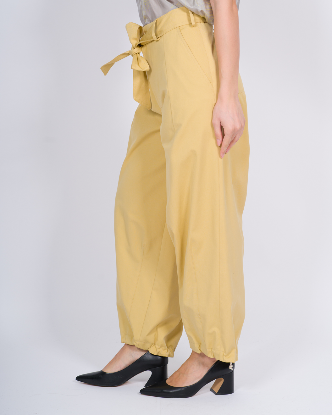 PANTALONE BAGGY CON CINTA GIALLO 