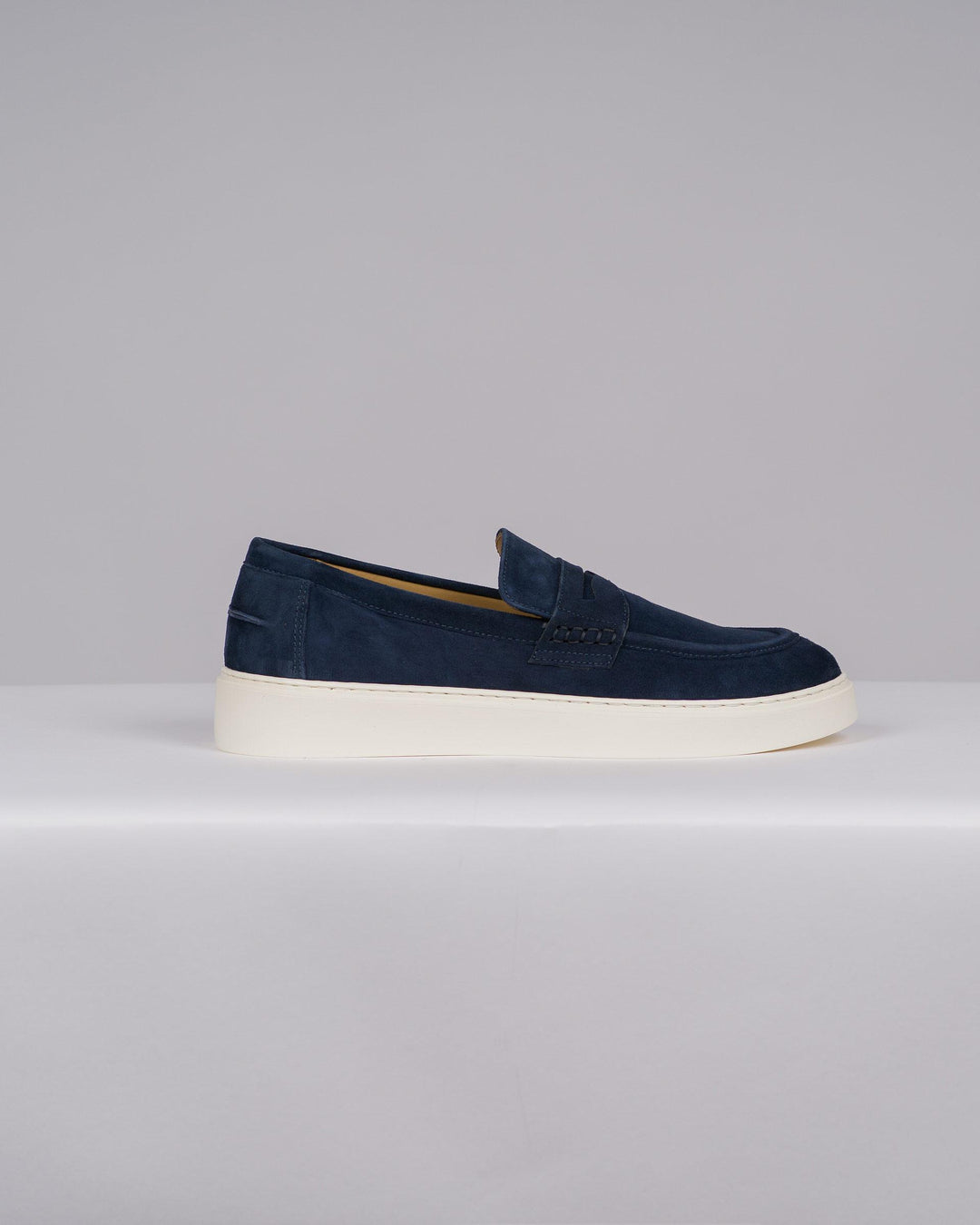 Mocassini Uomo in Suede Blu con Para Bianca 