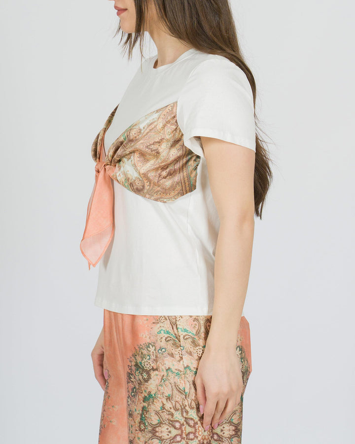 T-shirt bianca Amosa in cotone con foulard fantasia 