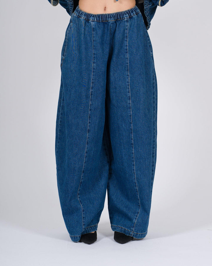 Denim Meimeij modello ballon ampio con coulisse in vita e laccio 