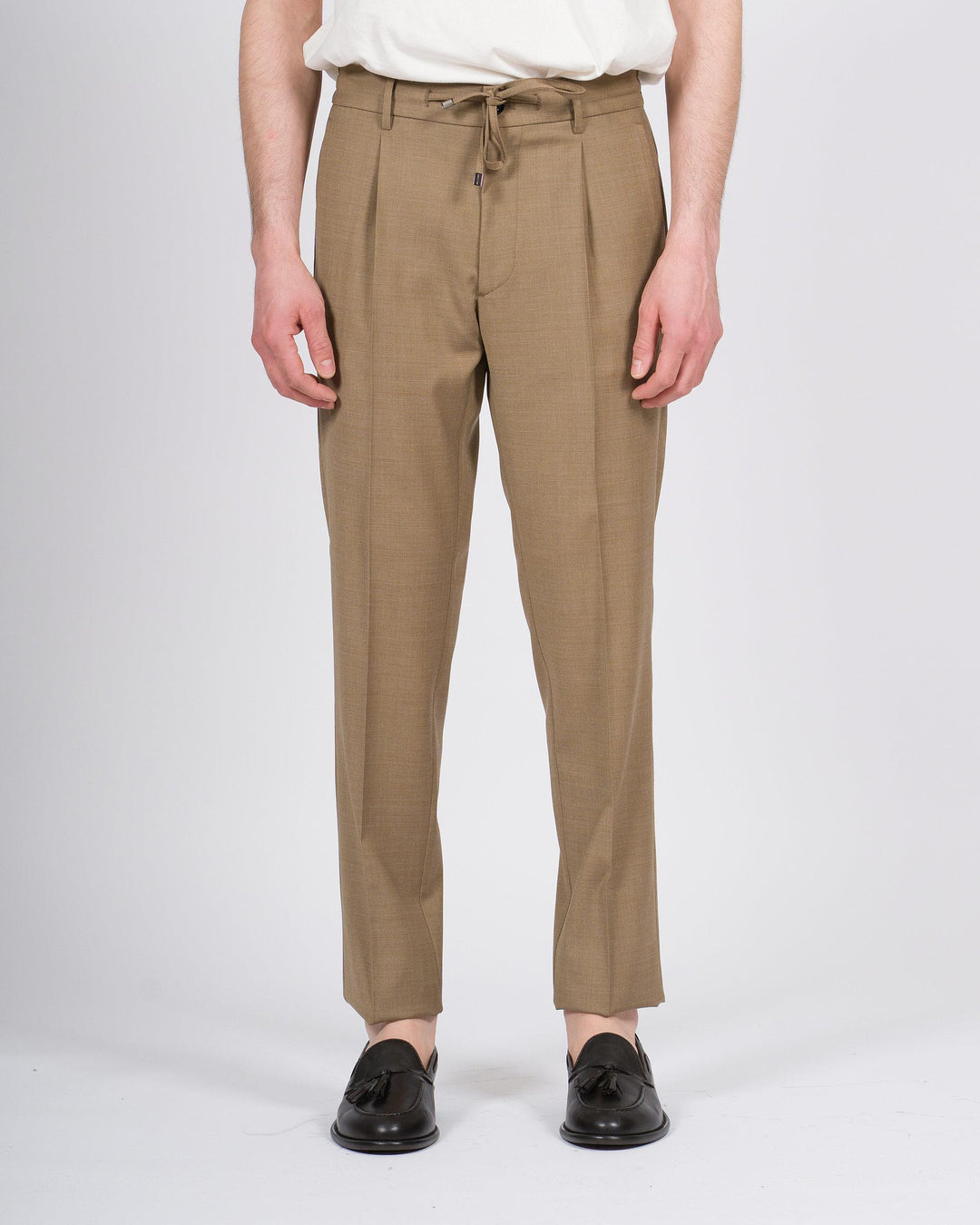 Pantalone Berwich Spaggia beige con pence ed elastico 