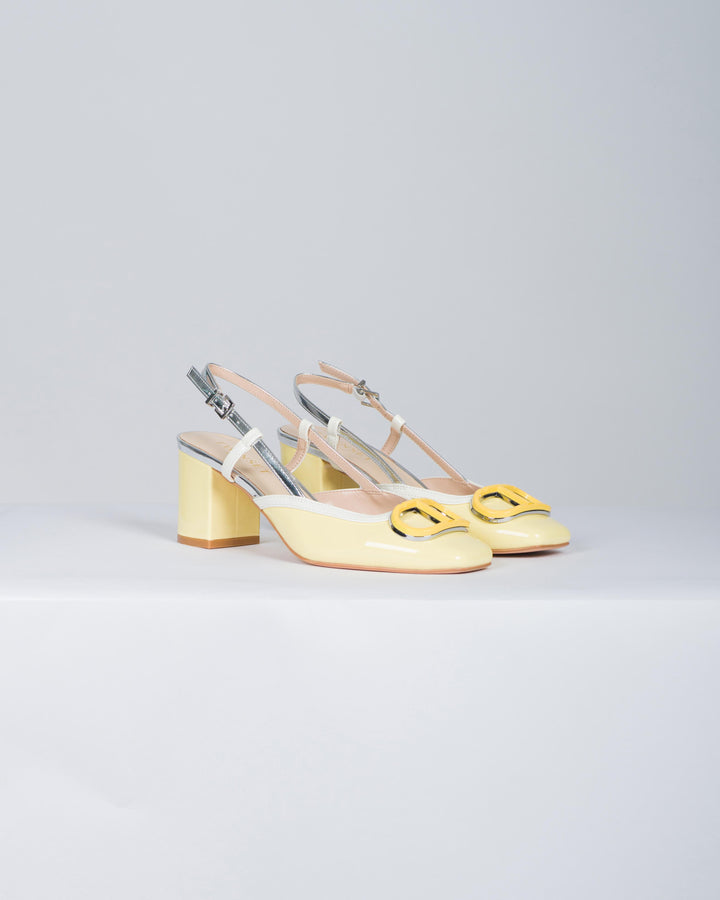 Décolleté sling back in vernice giallo 