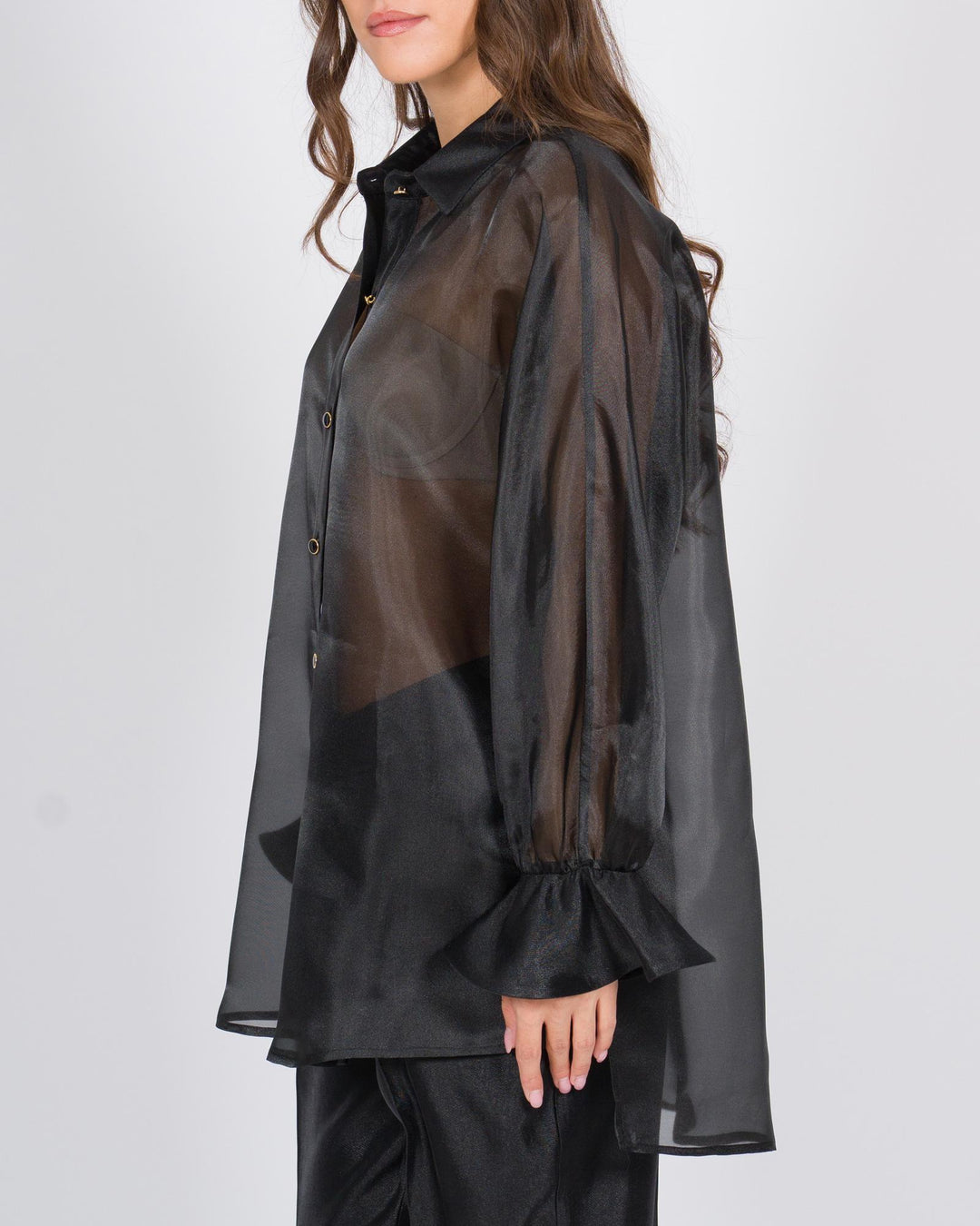 Camicia in organza con polsini arricciati nera 