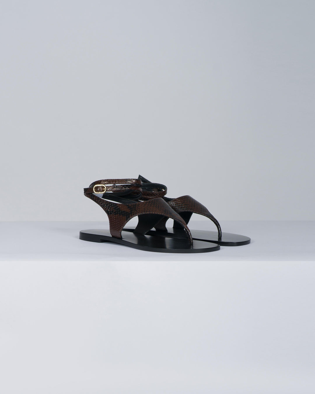 Sandali flat infradito in pelle moro<BR/> 