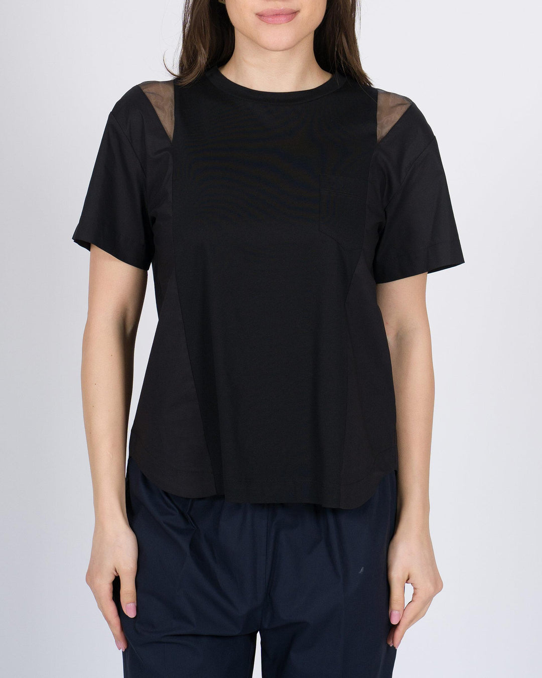 T-shirt Meimeij nera con dettaglio spicchi in organza sulle spalle 