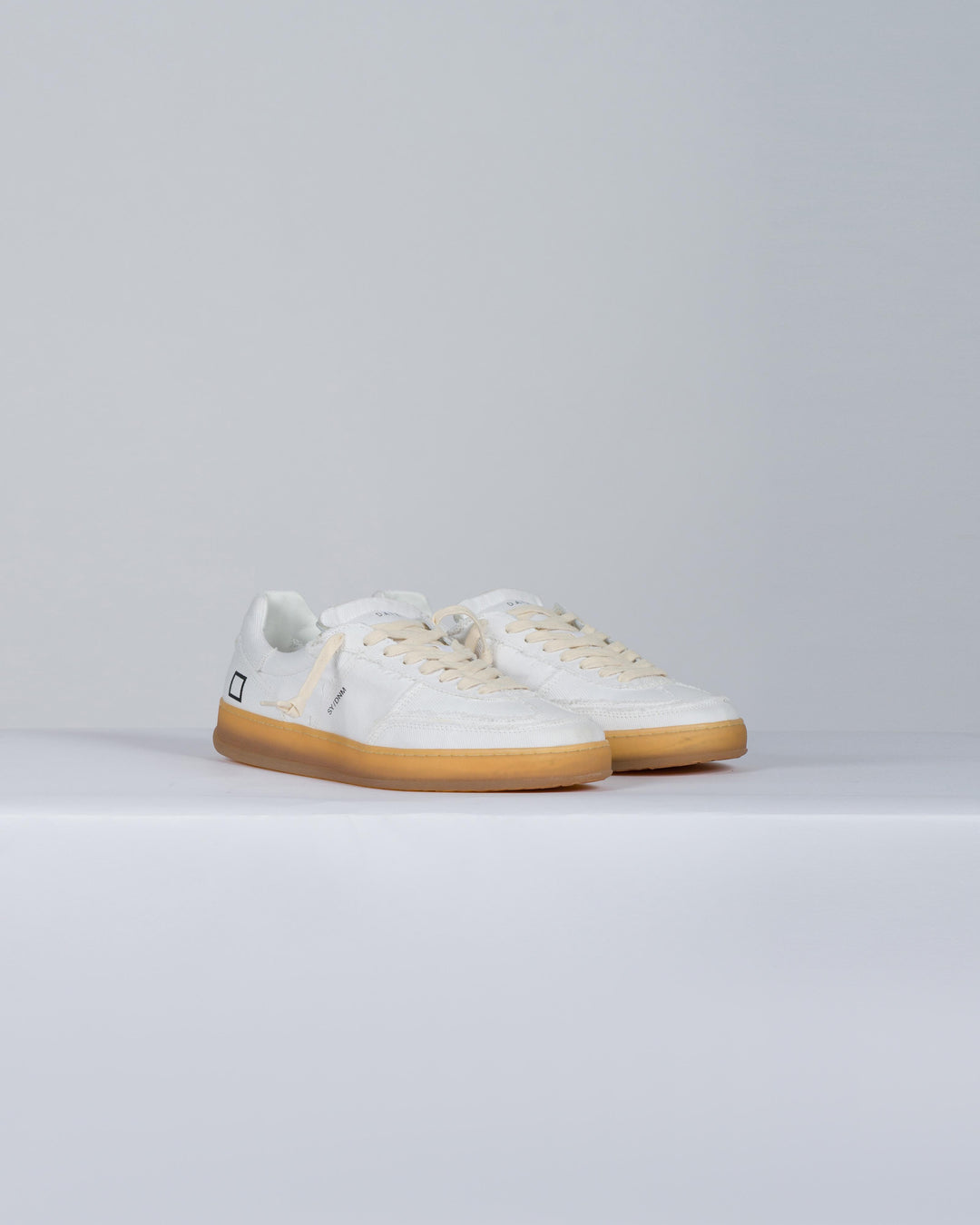 HILL LOW CANVAS WHITE<BR/> 